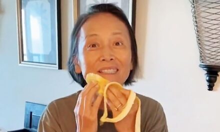 Younger lady, 72, makes use of banana hack to ‘deal with creases as well as also complexion’